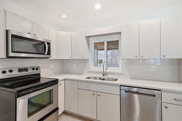 1777 NE 17th Street, Fort Lauderdale, FL 33305