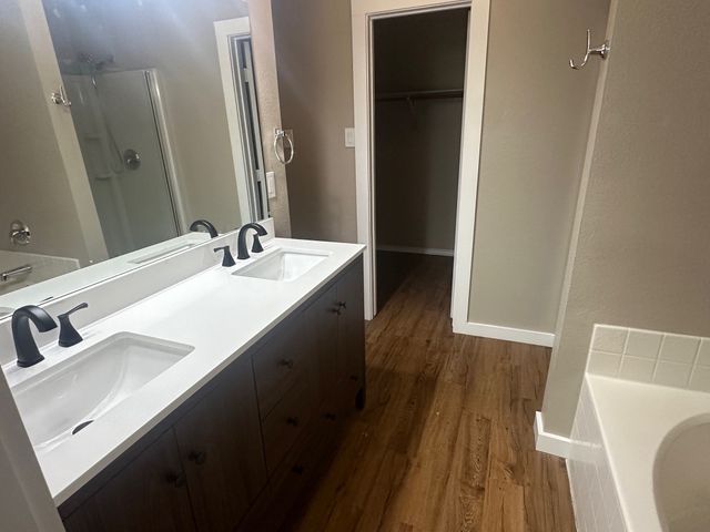 203 Shadow Bend Drive, Red Oak, TX 75154