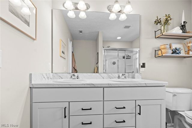 37390 Amber Way, North Ridgeville, OH 44039