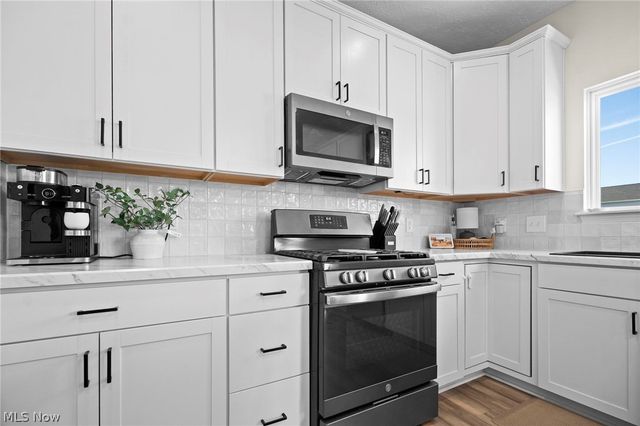 37390 Amber Way, North Ridgeville, OH 44039