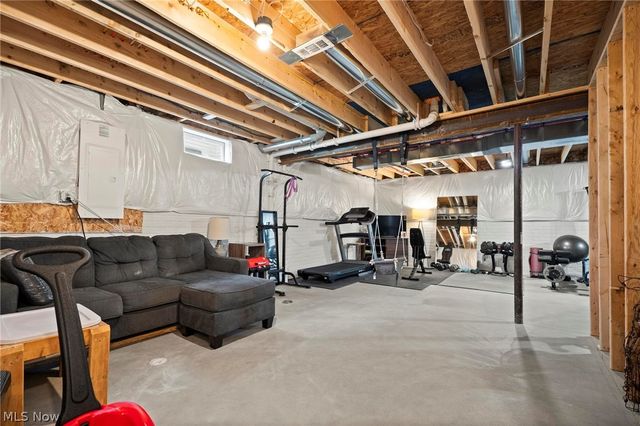 37390 Amber Way, North Ridgeville, OH 44039