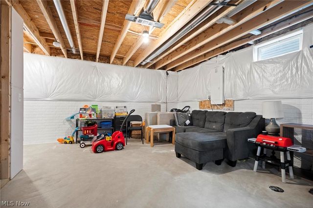 37390 Amber Way, North Ridgeville, OH 44039