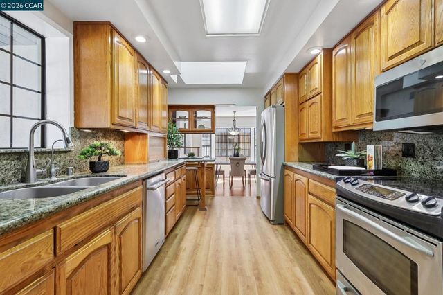 5456 Degnan Dr, Martinez, CA 94553