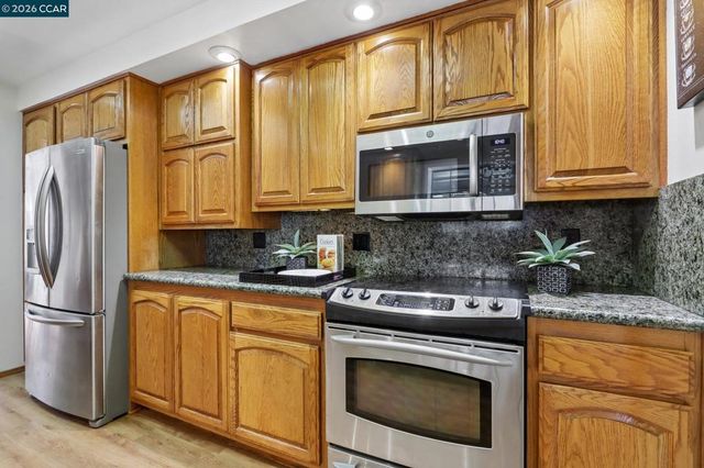 5456 Degnan Dr, Martinez, CA 94553