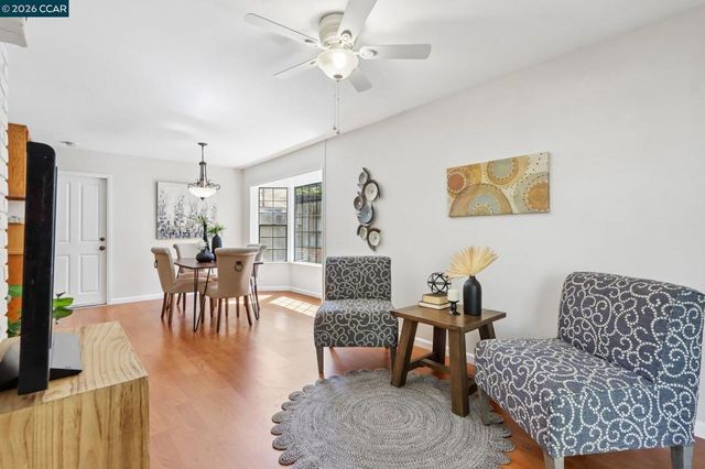 5456 Degnan Dr, Martinez, CA 94553