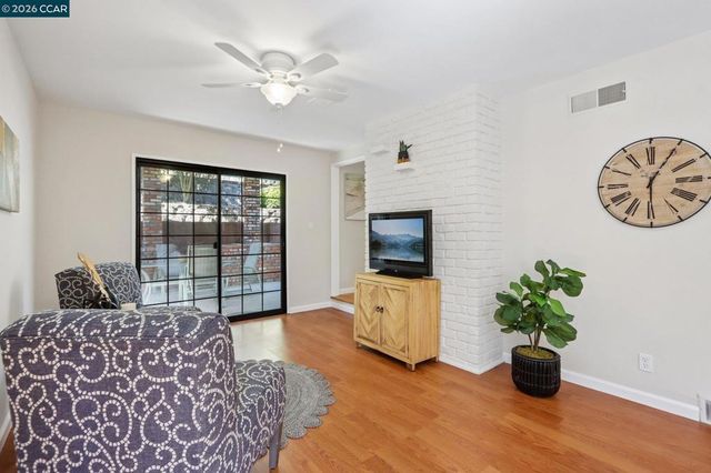 5456 Degnan Dr, Martinez, CA 94553