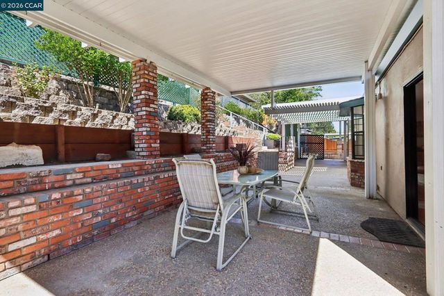 5456 Degnan Dr, Martinez, CA 94553