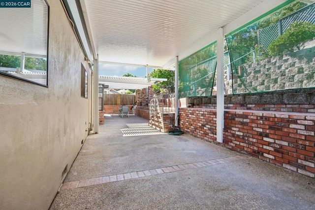 5456 Degnan Dr, Martinez, CA 94553