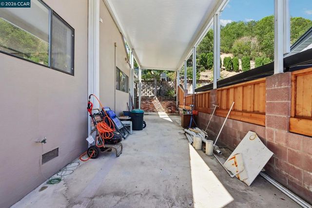 5456 Degnan Dr, Martinez, CA 94553