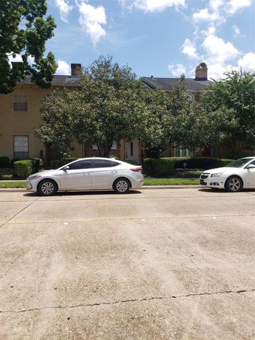 14333 Memorial Drive 99, Houston, TX 77079