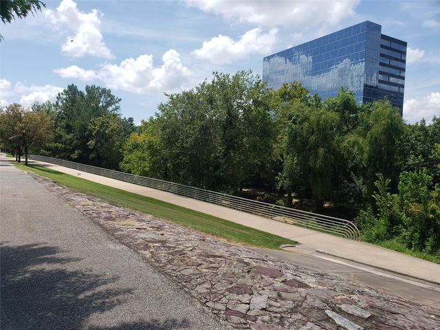 14333 Memorial Drive 99, Houston, TX 77079