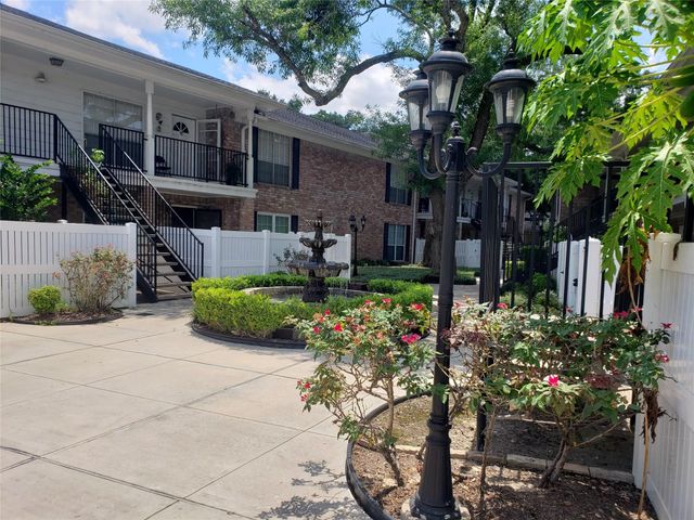 14333 Memorial Drive 99, Houston, TX 77079