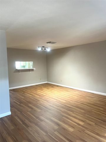 14333 Memorial Drive 99, Houston, TX 77079