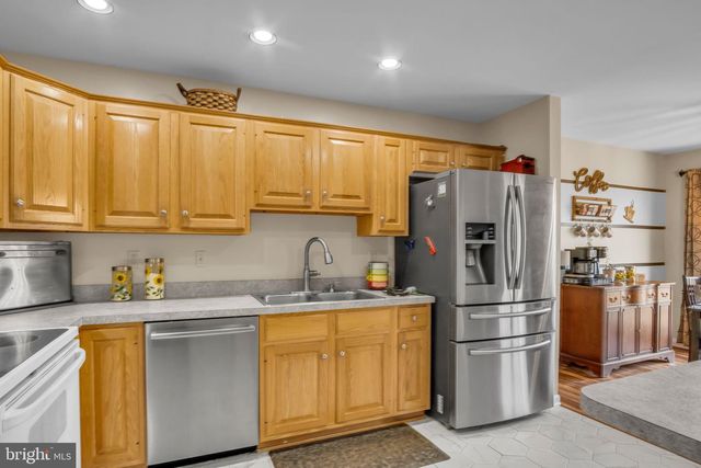 2194 GLEIM COURT, Enola, PA 17025