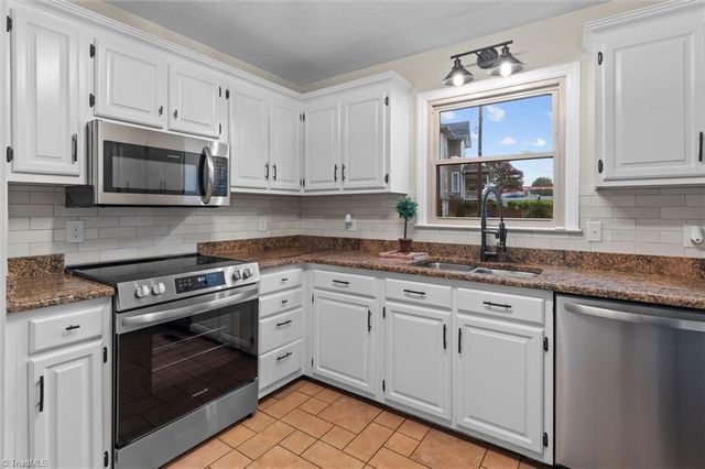 1912 Inman Circle, Mount Airy, NC 27030