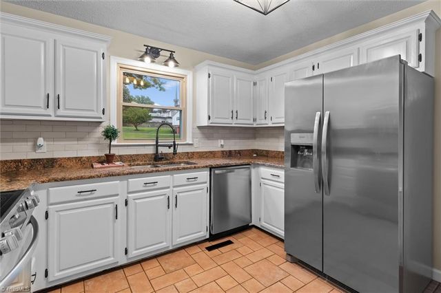 1912 Inman Circle, Mount Airy, NC 27030
