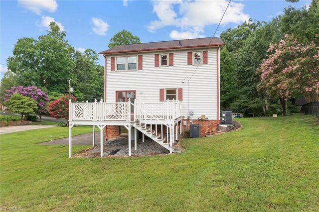 1912 Inman Circle, Mount Airy, NC 27030