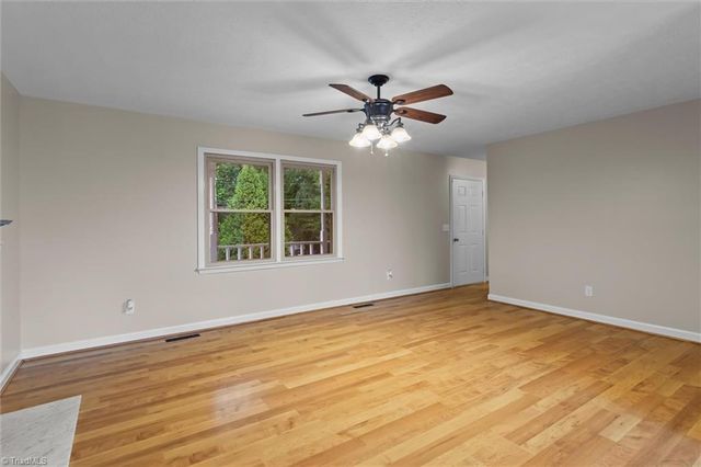 1912 Inman Circle, Mount Airy, NC 27030
