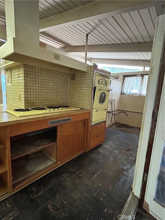 Image 2 of property listing at 7147 E Lanai Street, Long Beach, CA 90808