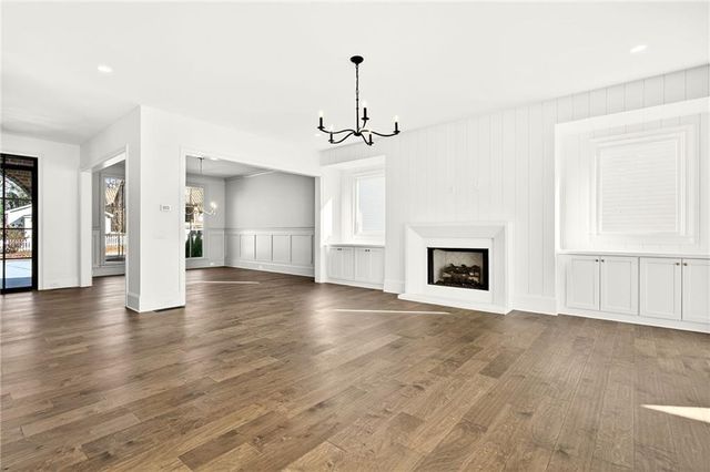 102 King Street, Roswell, GA 30075