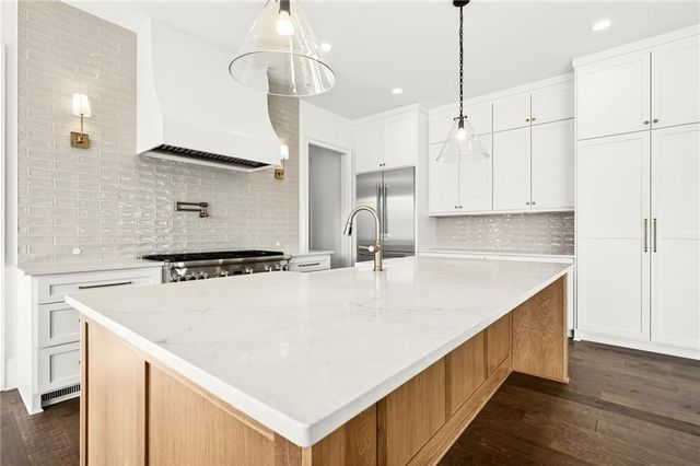 102 King Street, Roswell, GA 30075