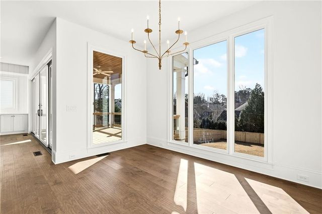 102 King Street, Roswell, GA 30075