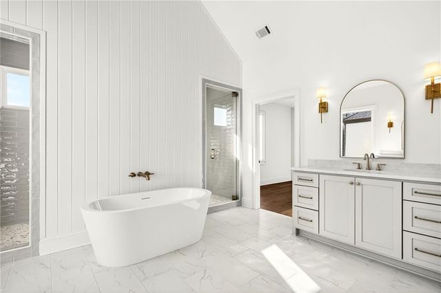 102 King Street, Roswell, GA 30075