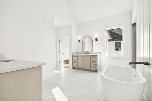 102 King Street, Roswell, GA 30075