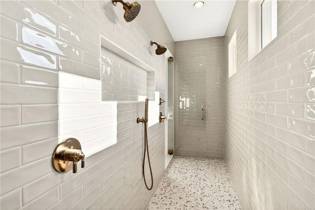 102 King Street, Roswell, GA 30075