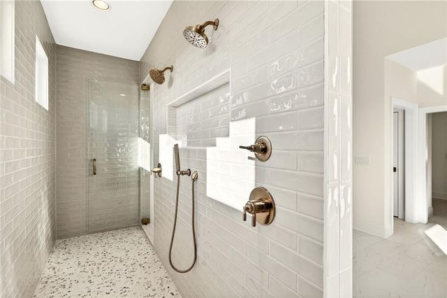 102 King Street, Roswell, GA 30075