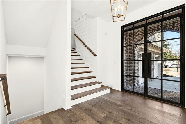 102 King Street, Roswell, GA 30075