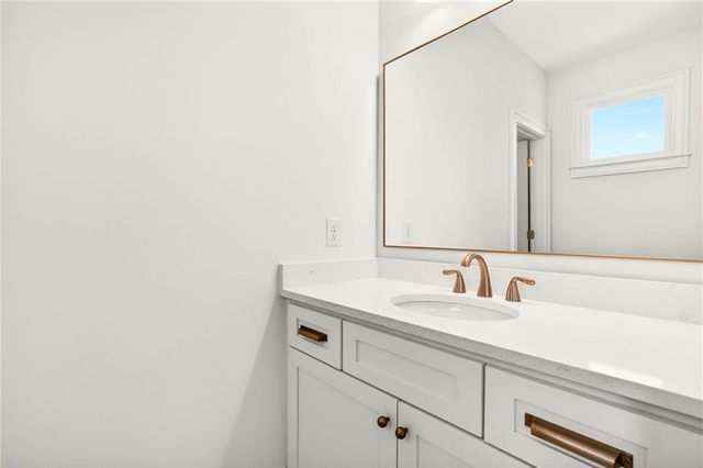 102 King Street, Roswell, GA 30075