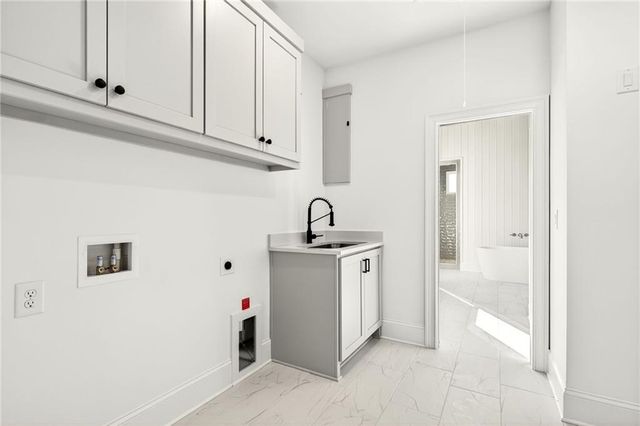 102 King Street, Roswell, GA 30075