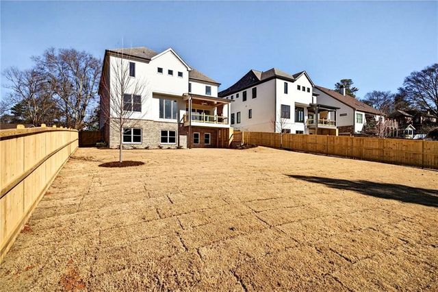 102 King Street, Roswell, GA 30075