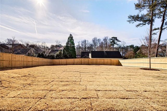 102 King Street, Roswell, GA 30075