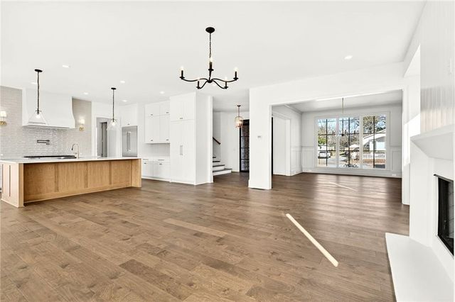 102 King Street, Roswell, GA 30075