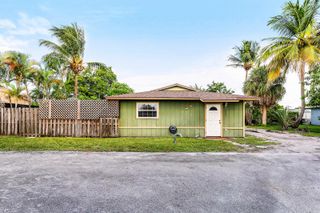 2907 Apalachee Road, Palm Springs, FL 33406
