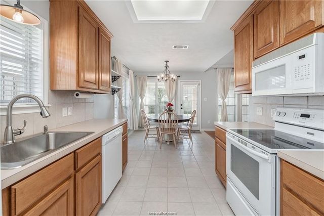 914 Gardenia Street, College Station, TX 77845