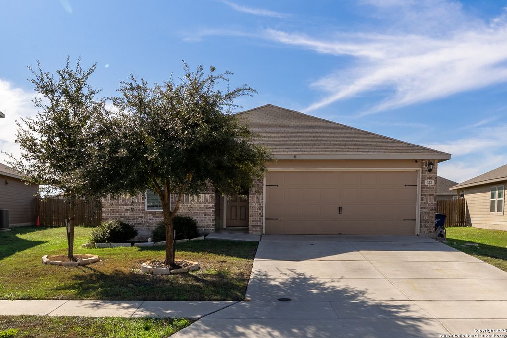 313 Northshore Trail, New Braunfels, TX 78130
