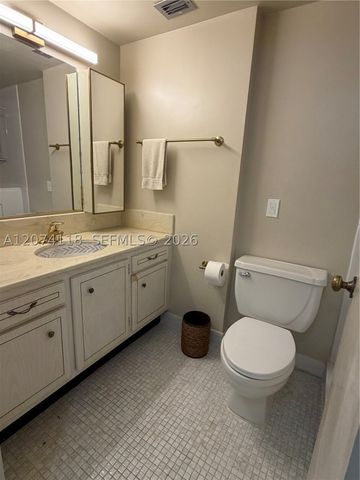 18011 Biscayne Blvd 905, Aventura, FL 33160