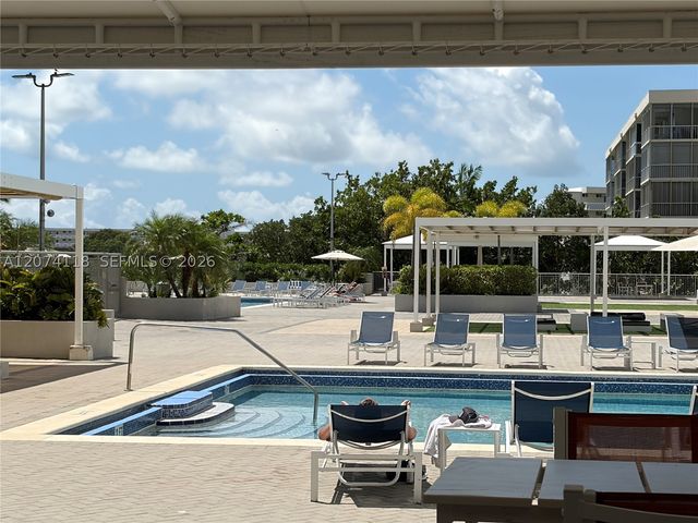 18011 Biscayne Blvd 905, Aventura, FL 33160