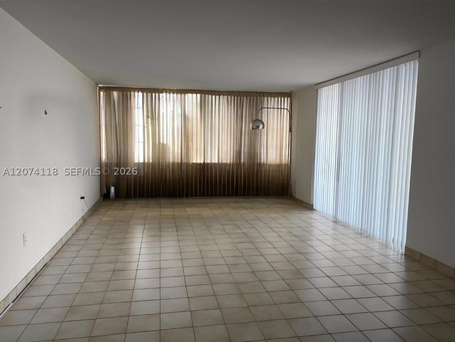 18011 Biscayne Blvd 905, Aventura, FL 33160