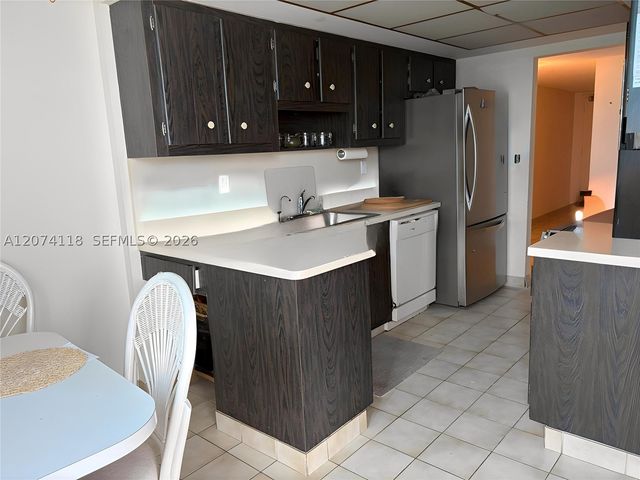 18011 Biscayne Blvd 905, Aventura, FL 33160