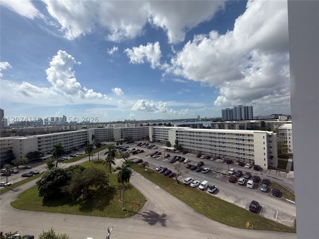 18011 Biscayne Blvd 905, Aventura, FL 33160