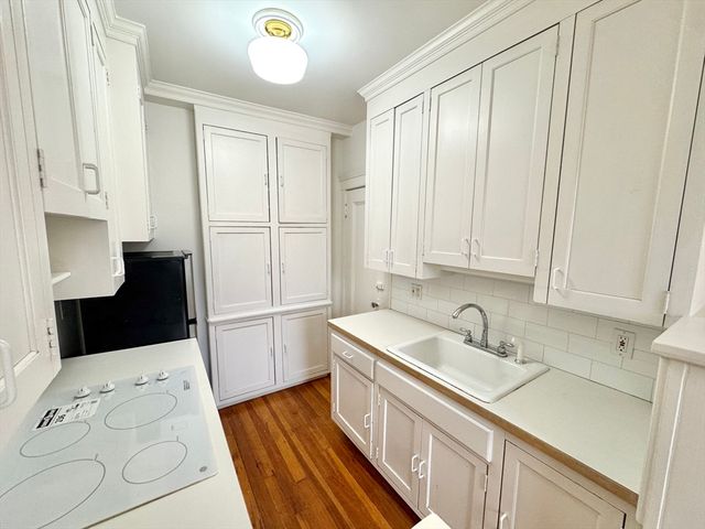 6 Washington Ave 15, Cambridge, MA 02140