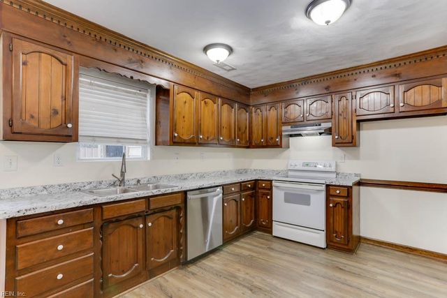 705 Mill Landing RD, Chesapeake, VA 23322