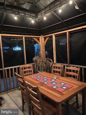 24 W GREENWOOD AVE, Villas, NJ 08251