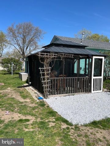 24 W GREENWOOD AVE, Villas, NJ 08251