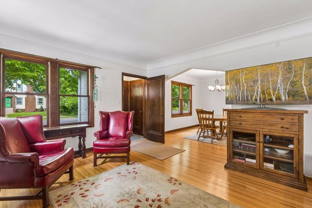 1516 Asbury Street, Saint Paul, MN 55108