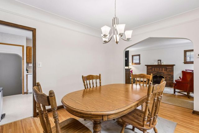 1516 Asbury Street, Saint Paul, MN 55108